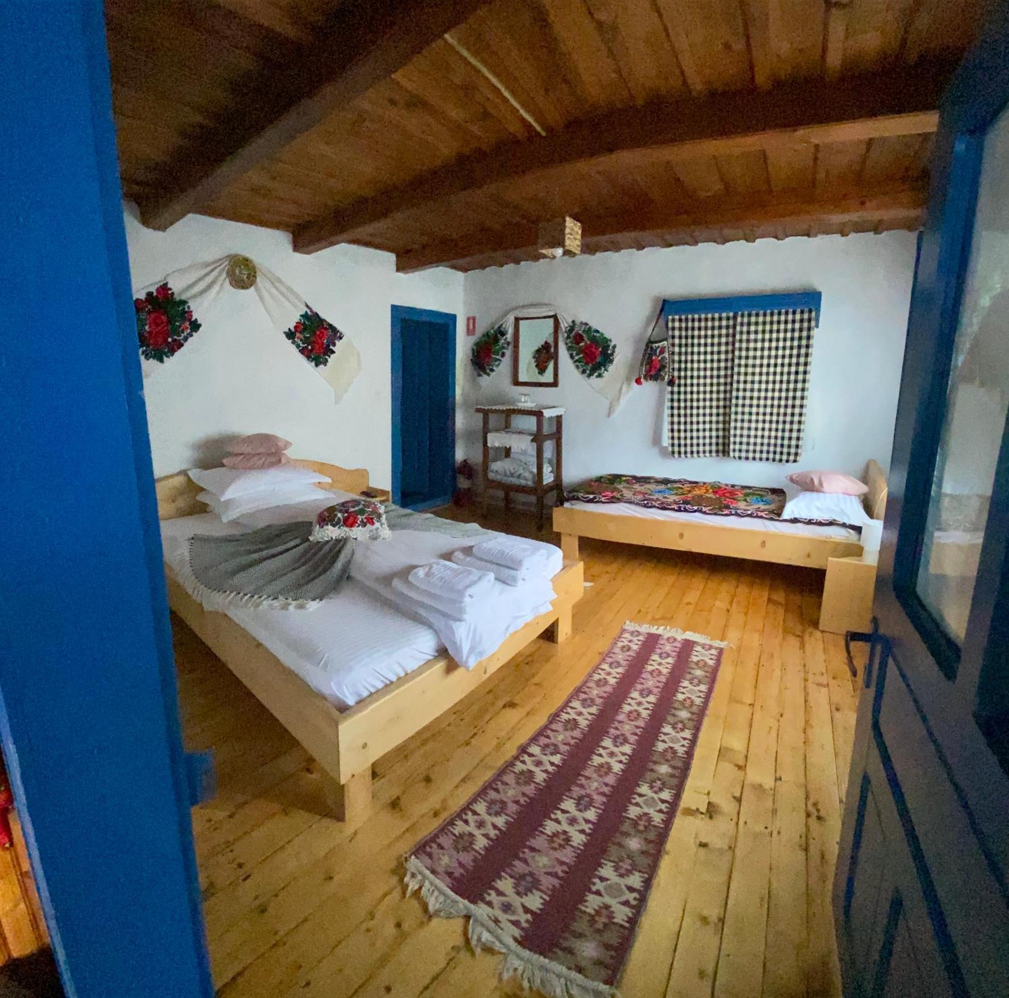Casuta Tivadar Hotell Breb Exteriör bild